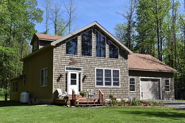 1st image of 292 Corlear Dr
