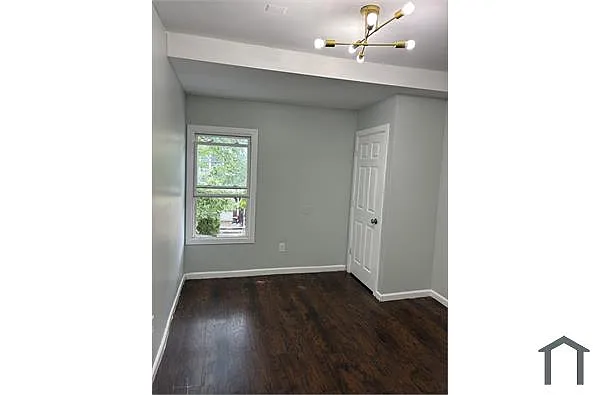 Building Photo - 822 S 17th St #2