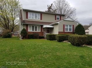 31 Garbarino Ave, Wanaque, NJ 07465