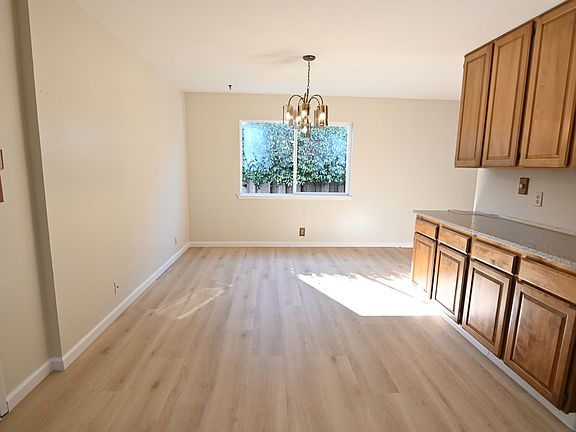3rd image of 1336 Buchanan Dr