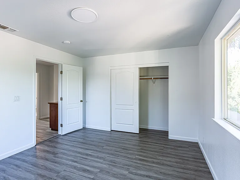 2337 N Silvervale St — Photo 55