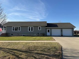 110 5th St NE, Orange City, IA 51041