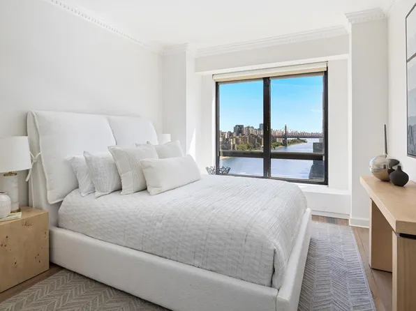 530 East 76th Street image 9 of 20