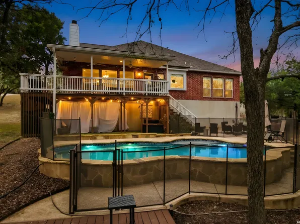 9902 Alms Park Dr, San Antonio, TX 78250