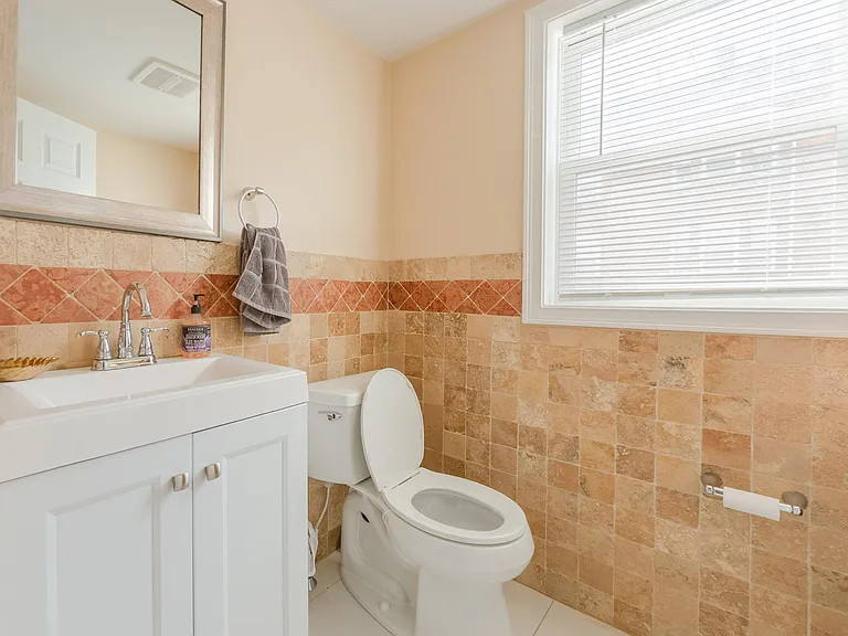 72 Pitman St — Photo 12