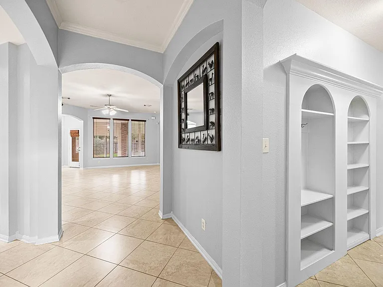 802 Floriencia St — Photo 8