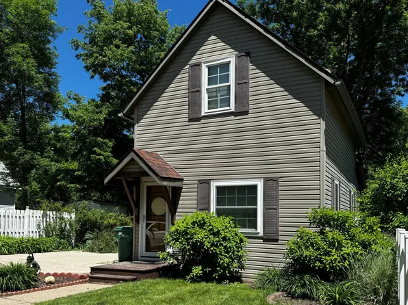 307 E Main St, Marshall, MN 56258