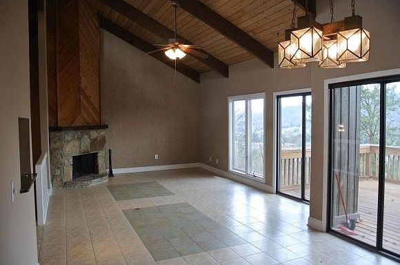 1st image of 206 Treetop Ln