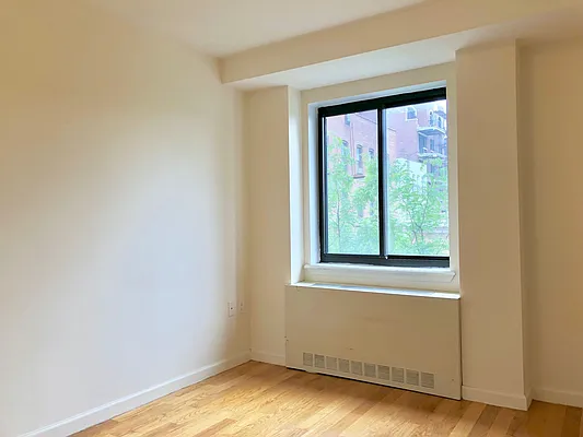 Rented by Astoria Realty | media 4