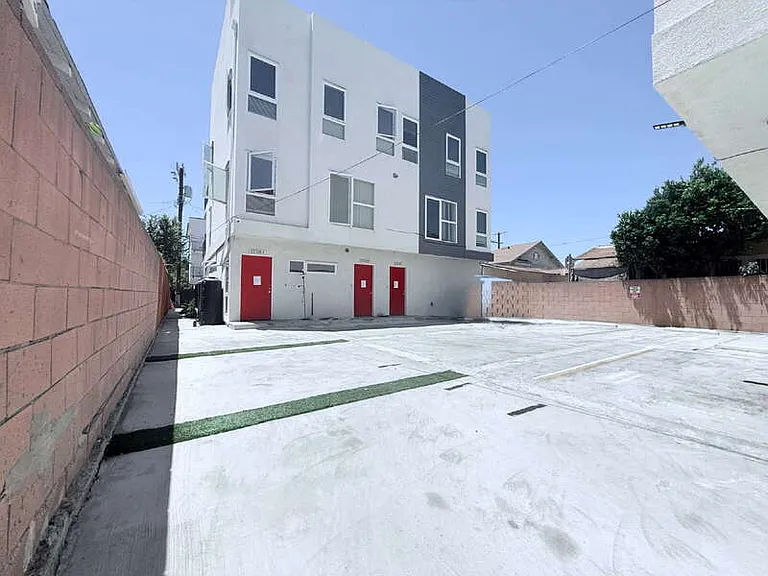 1258 Leighton Ave #B — Photo 2