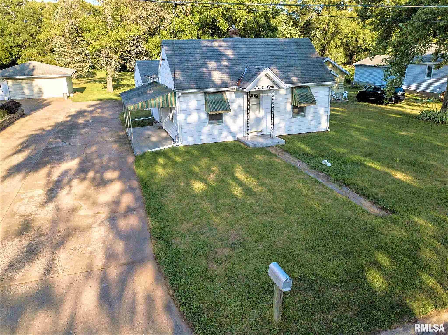 1008 Augusta St photo 1