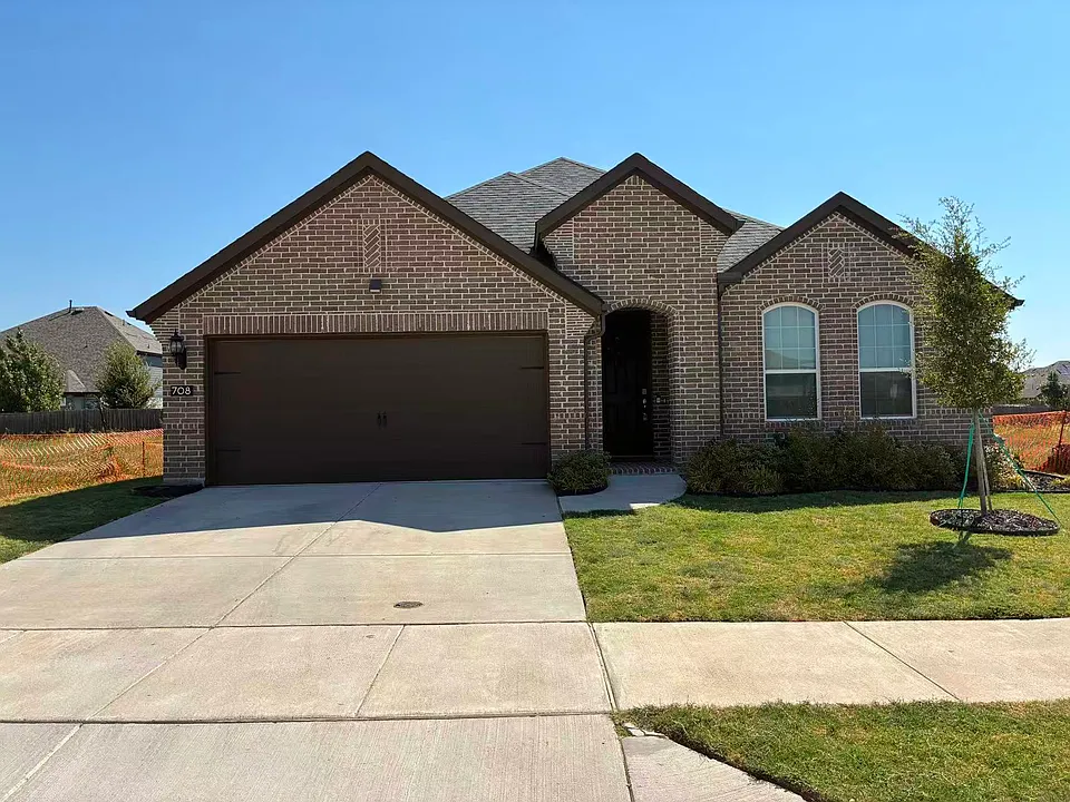 708 Lido Ln