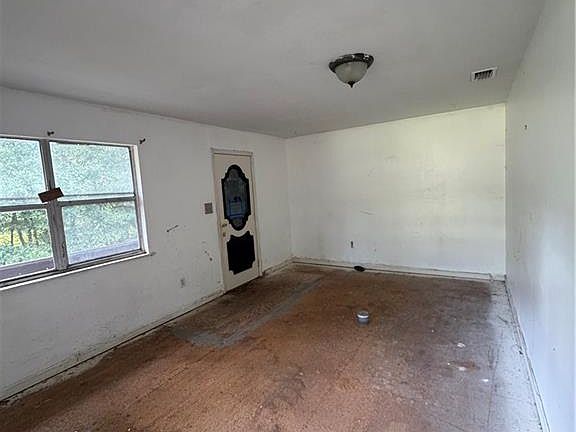 3rd image of 4680 Joe Carl Rd S