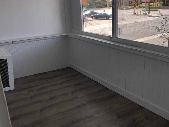 5th image of 875 15th Ave S #A