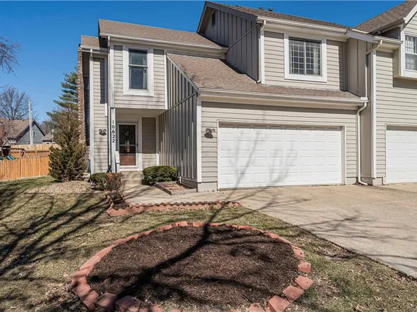 10622 W 116th Ter, Overland Park, KS 66210