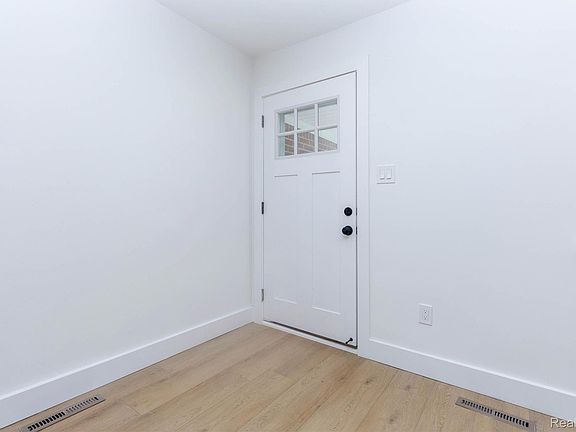 4th image of 45471 Abington Cir