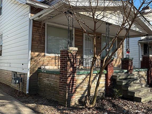 2nd image of 15810 Normandy St