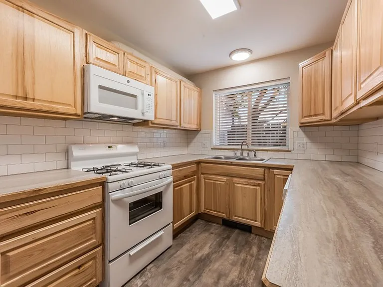 4019 E 2nd Ave #B — Photo 7