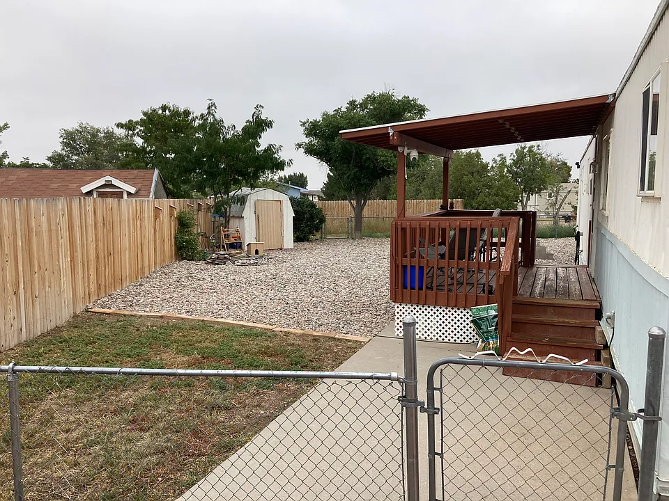 63 E Dante Pl