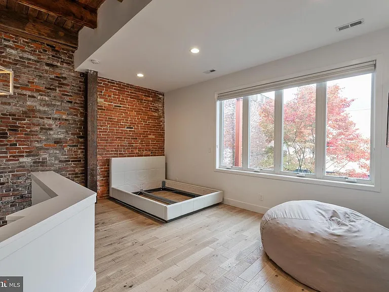 313 Fulton St — Photo 27