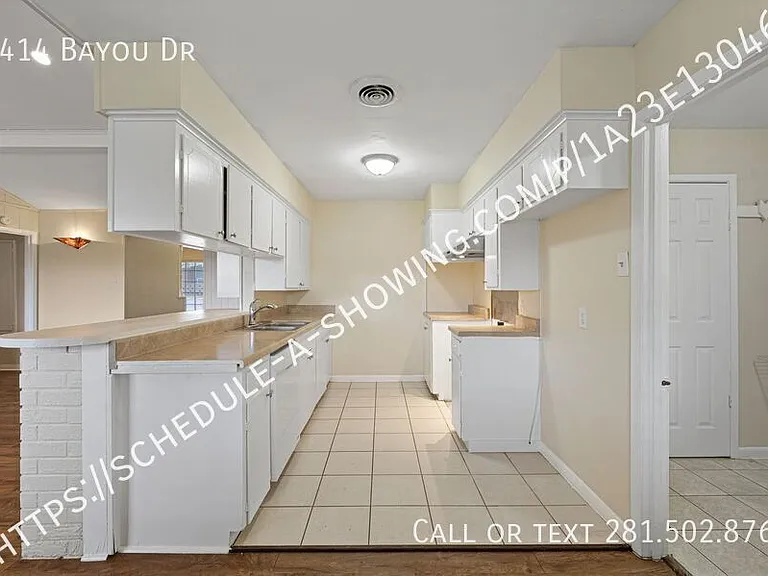 2414 Bayou Dr — Photo 5
