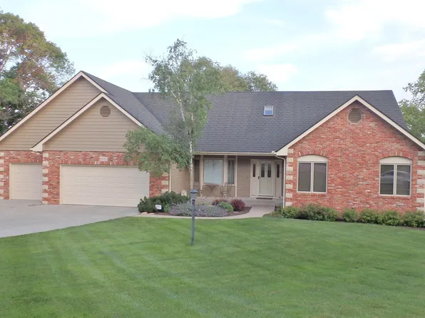 5932 SW Clarion Ln, Topeka, KS 66610