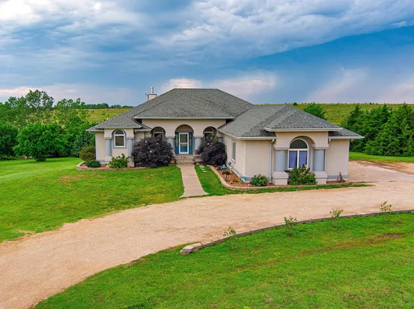 3470 Scenic Slope Rd, Salina, KS 67401