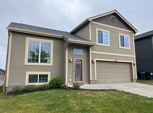 19508 Gail Ave, Omaha, NE 68135