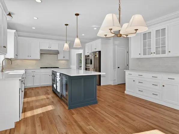 23 Winter St, Medfield, MA 02052