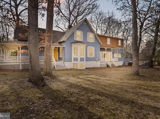 206 Grove Ave, Washington Grove, MD 20880