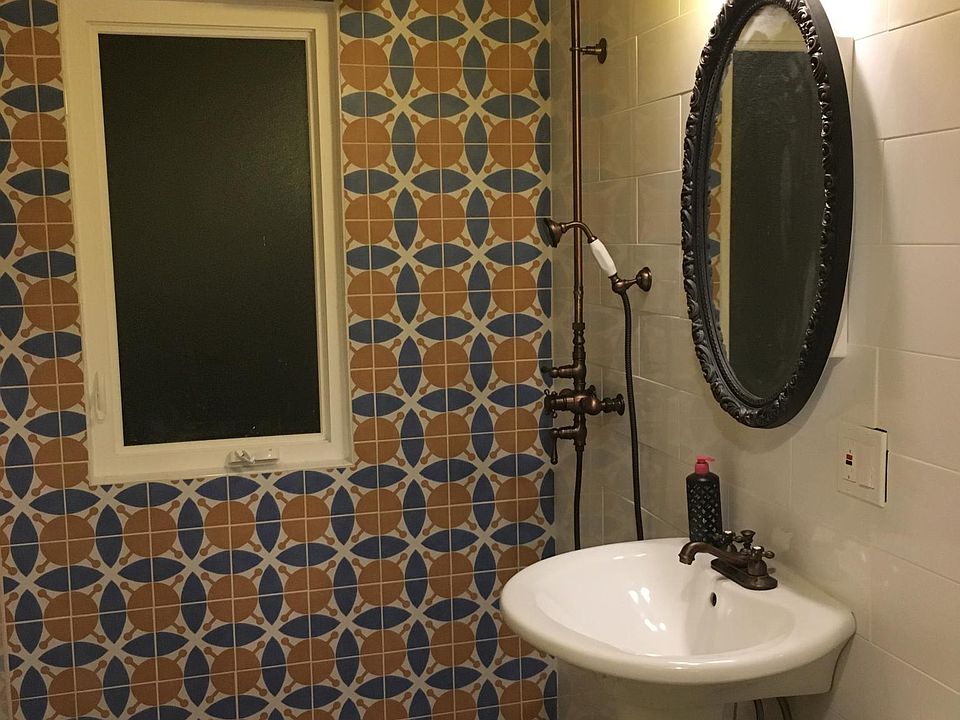 2nd Floor Bathroom