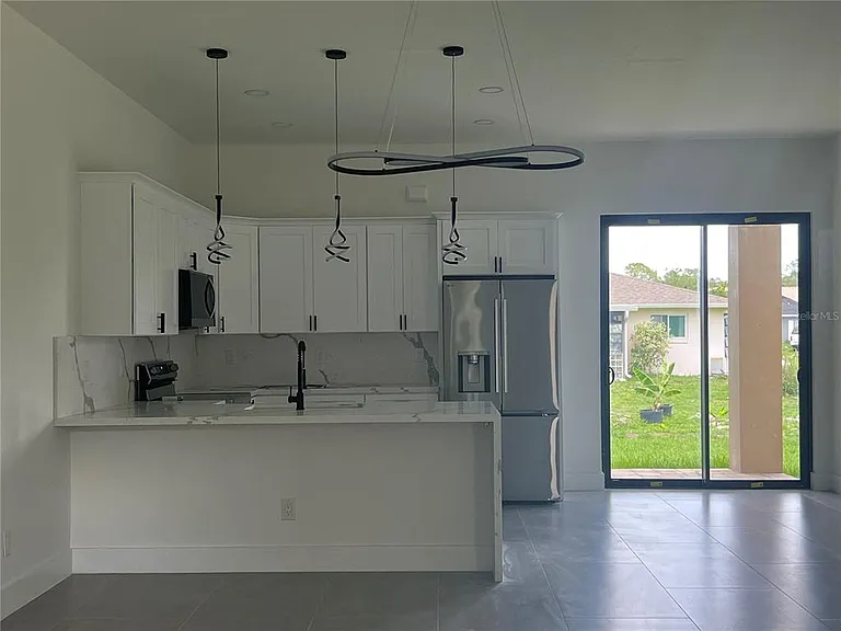 21492 Dollard Ave — Photo 4