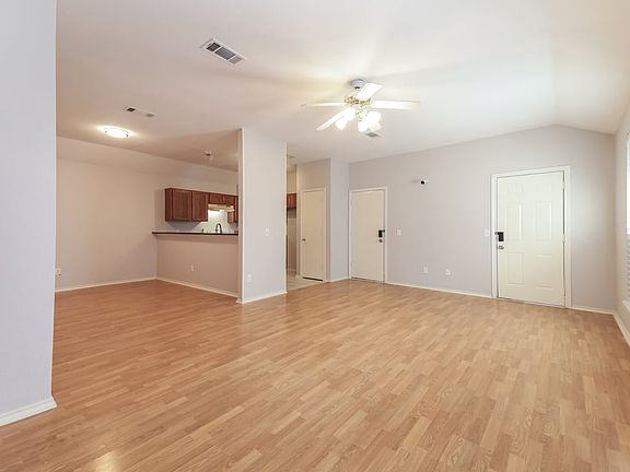 5th image of 441 Fleming St