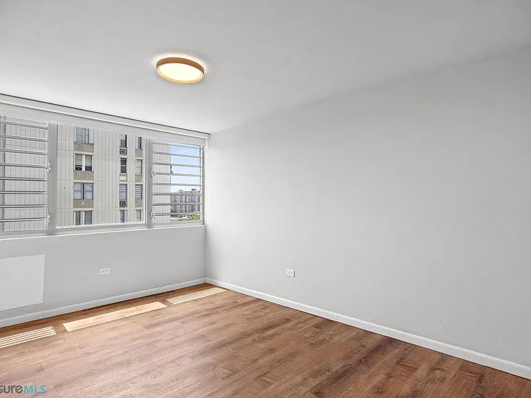 355 Calle Galileo #11L — Photo 33