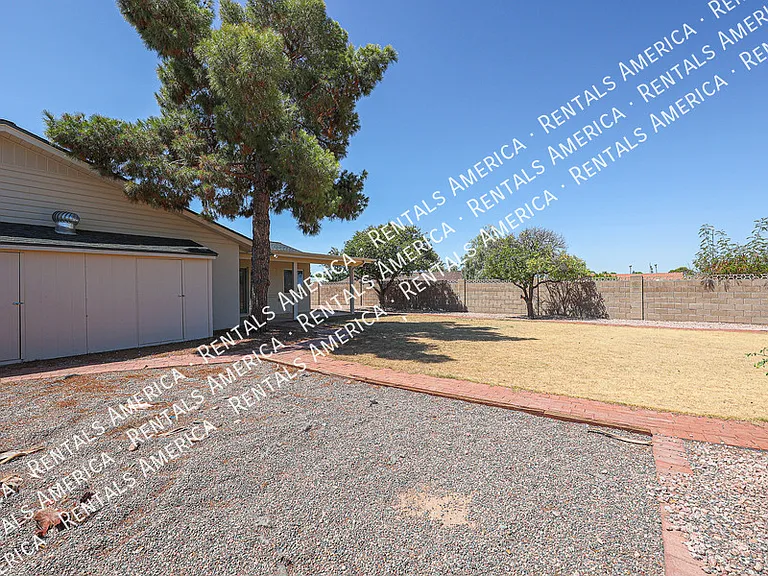 1360 W Esplanade St — Photo 32