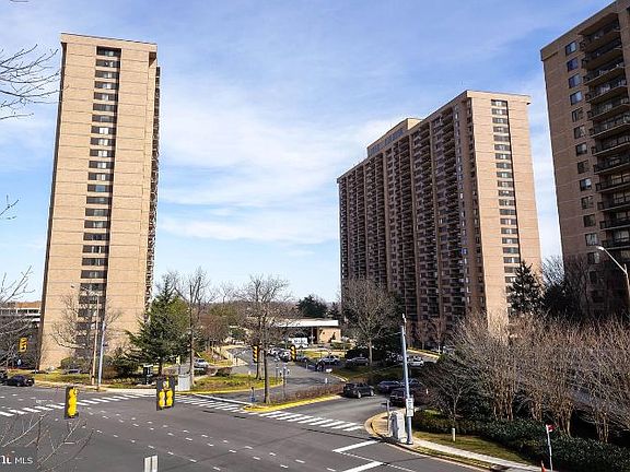 5th image of 3705 S George Mason Dr APT 1613S