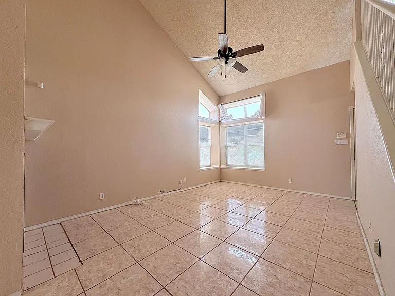 11073 Nathan Bay Dr — Photo 2