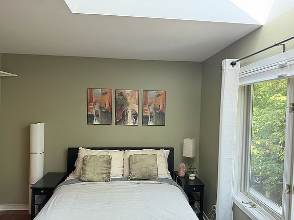 4th image of 424 Little Lake Dr APT 31