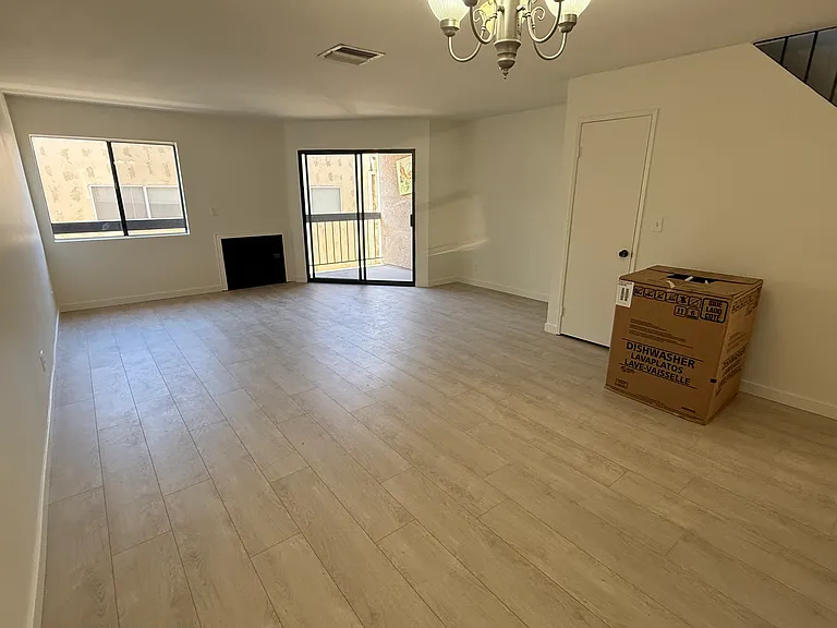 401 W Dryden St #10 — Photo 1