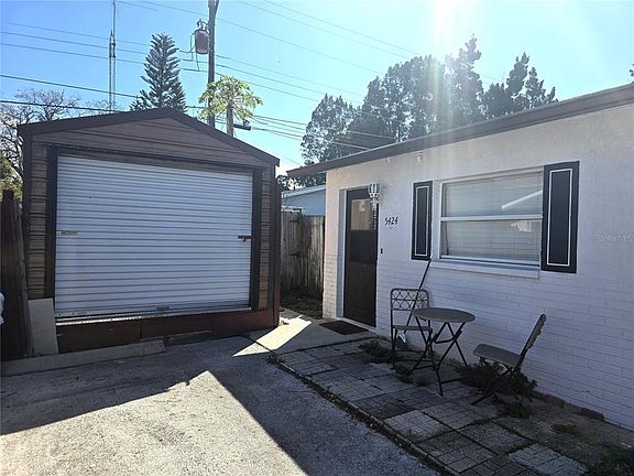 3rd image of 5422 Amy Ln