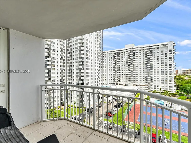 18071 Biscayne Blvd #901 — Photo 34