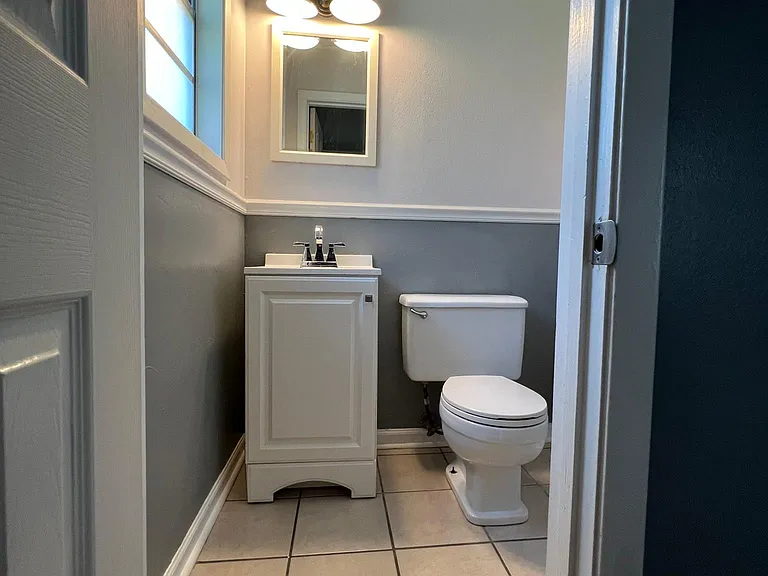 2114 Alison Ave — Photo 12