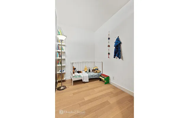 Rented by Douglas Elliman | media 19