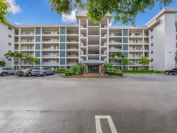 2850 N Palm Aire Drive #104, Pompano Beach, FL 33069