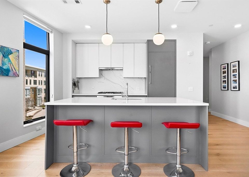 1st image of 191 Washington St #525
