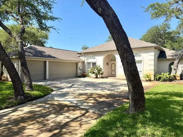 1913 Baywood Dr, Rockport, TX 78382
