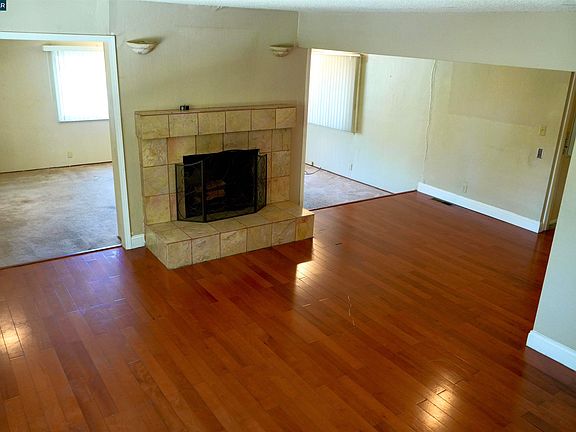 4th image of 3700 Lundholm Ave