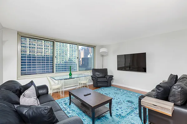 Rented by Compass | media 6