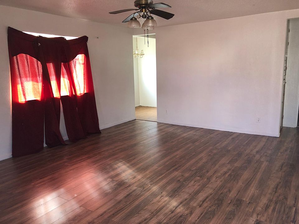 2nd image of 467 Jefferson St
