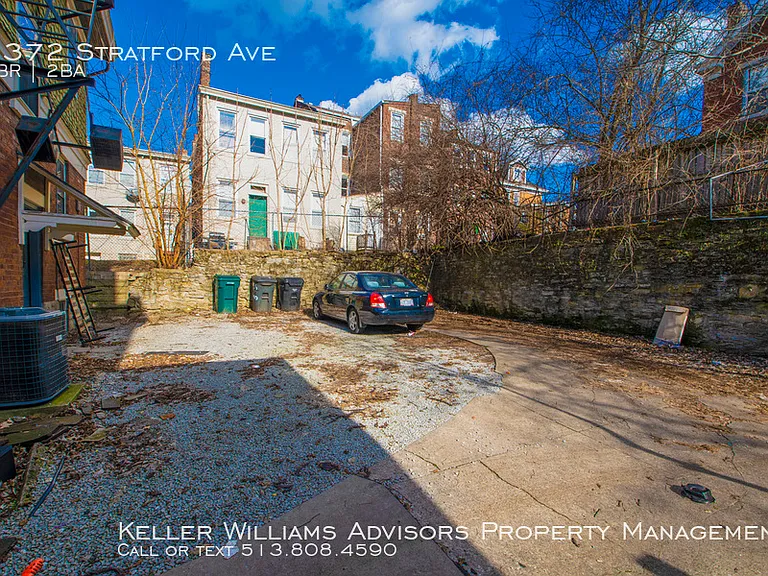 2372 Stratford Ave — Photo 5